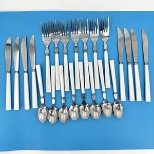 23 Piece MCM Ivory Melamine Handled Flatware Set Stainless